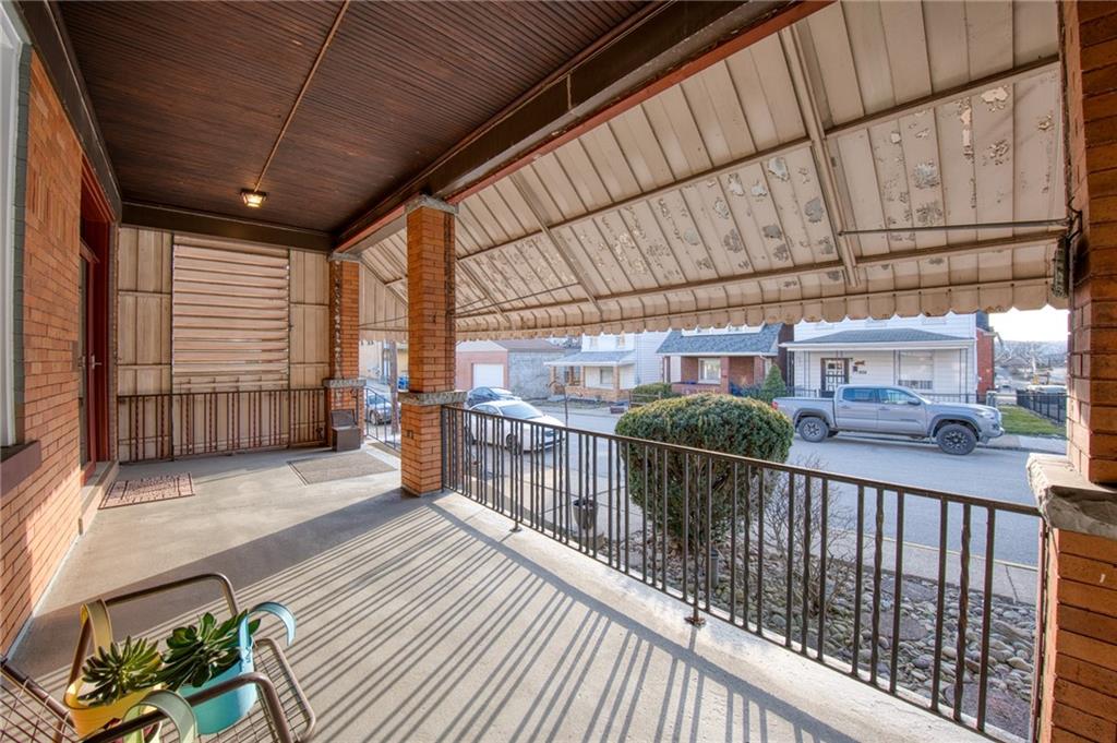3931 Hoosac Street Pittsburgh, PA 15207 - Photo 3 of 39