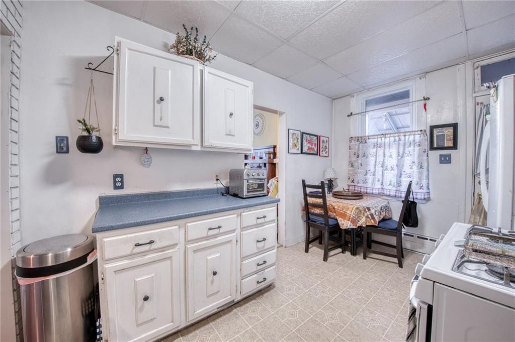 3931 Hoosac Street Pittsburgh, PA 15207 - Photo 8 of 39