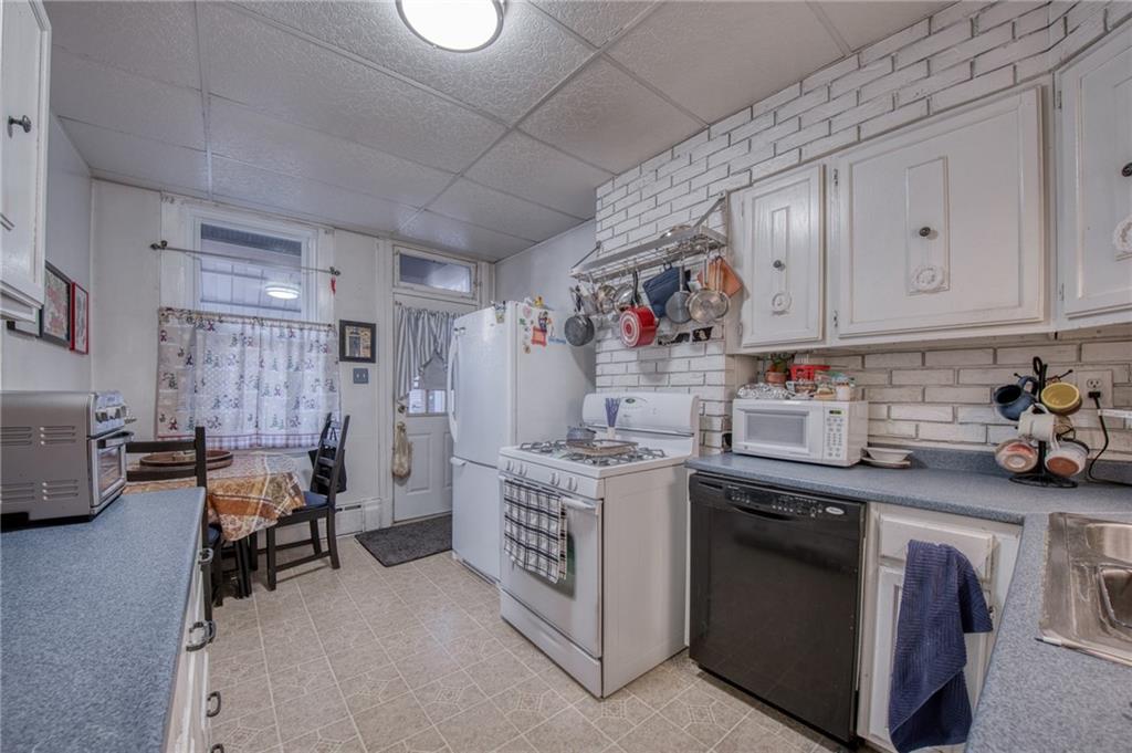 3931 Hoosac Street Pittsburgh, PA 15207 - Photo 9 of 39