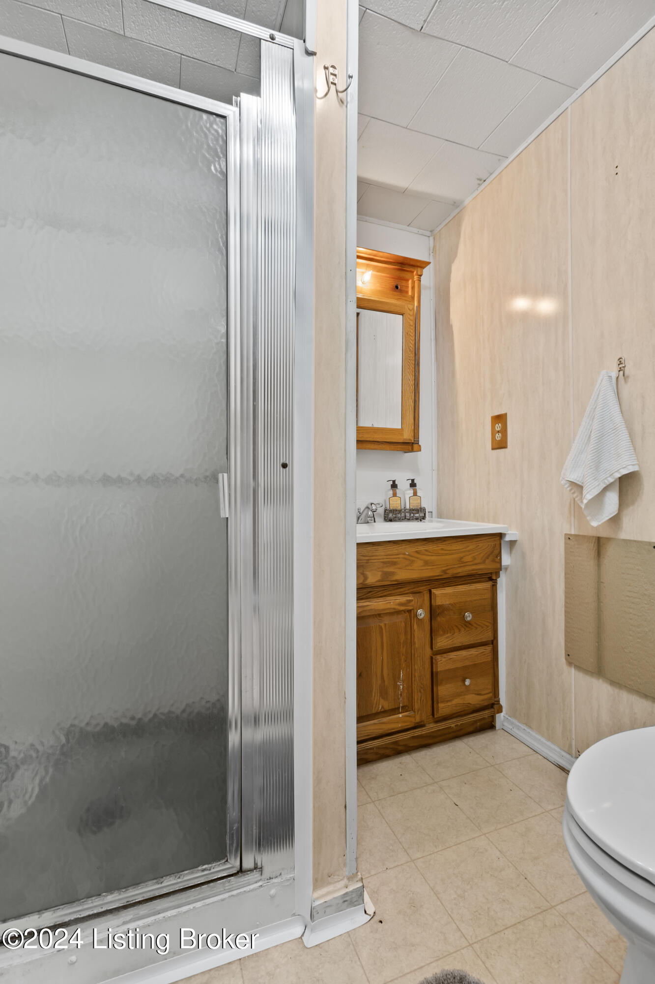 1036 Sea Ridge Road Lawrenceburg, KY 40342 - Photo 16 of 35 Bathroom
