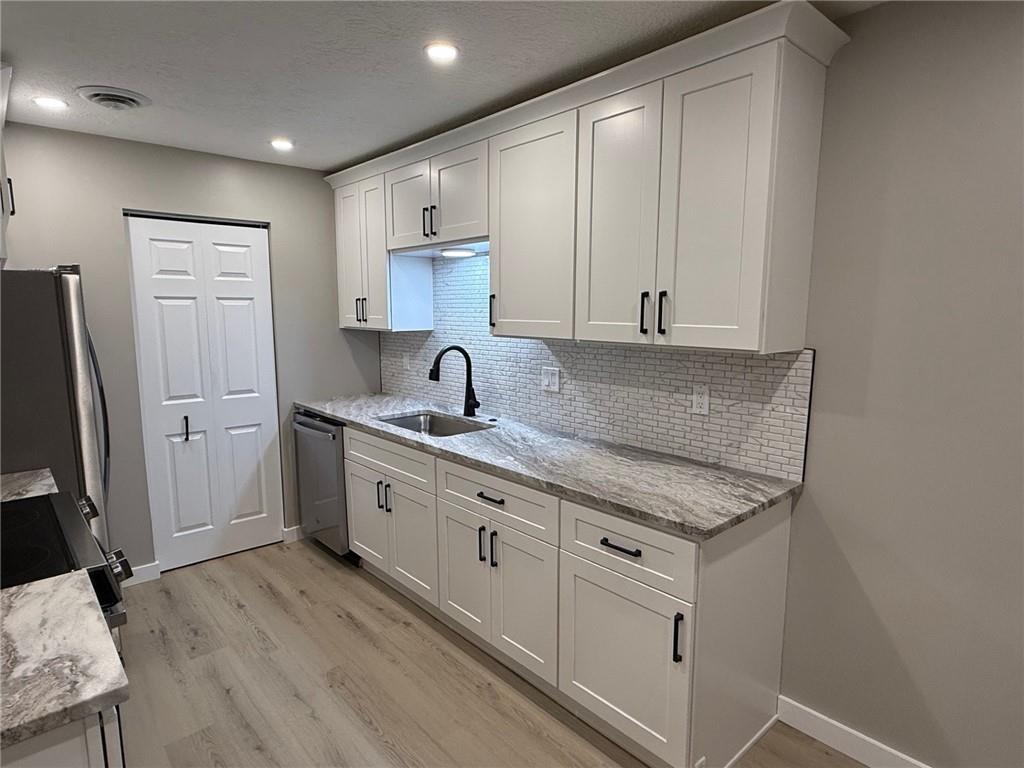 300 Gilkeson Road, Unit 8B Pittsburgh, PA 15228 - Photo 8 of 26 Gallery Image 8