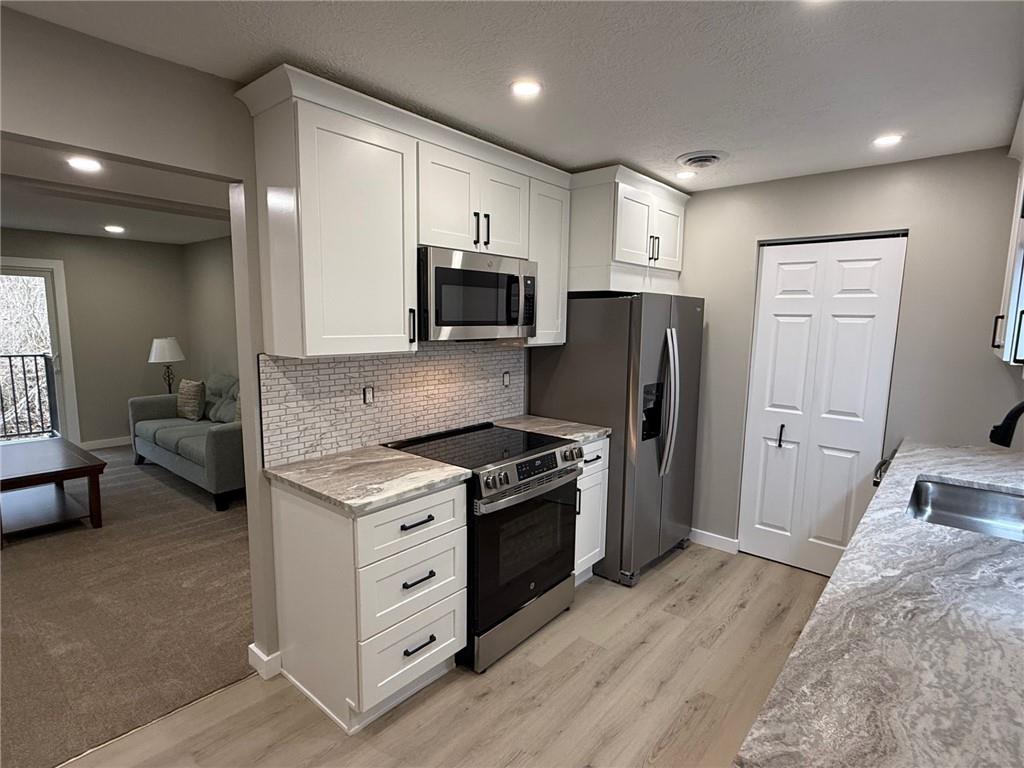 300 Gilkeson Road, Unit 8B Pittsburgh, PA 15228 - Photo 9 of 26 Gallery Image 9