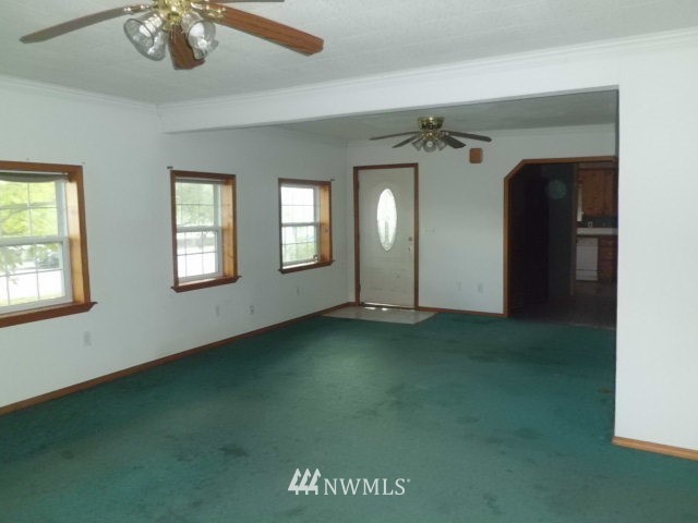 537 Southwest 16th Street Chehalis, WA 98532 - Photo 4 of 19 Gallery Image 4