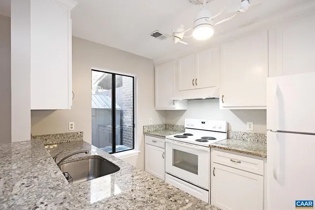 $2,200 | 964 Sutton Court, Charlottesville, VA 22901