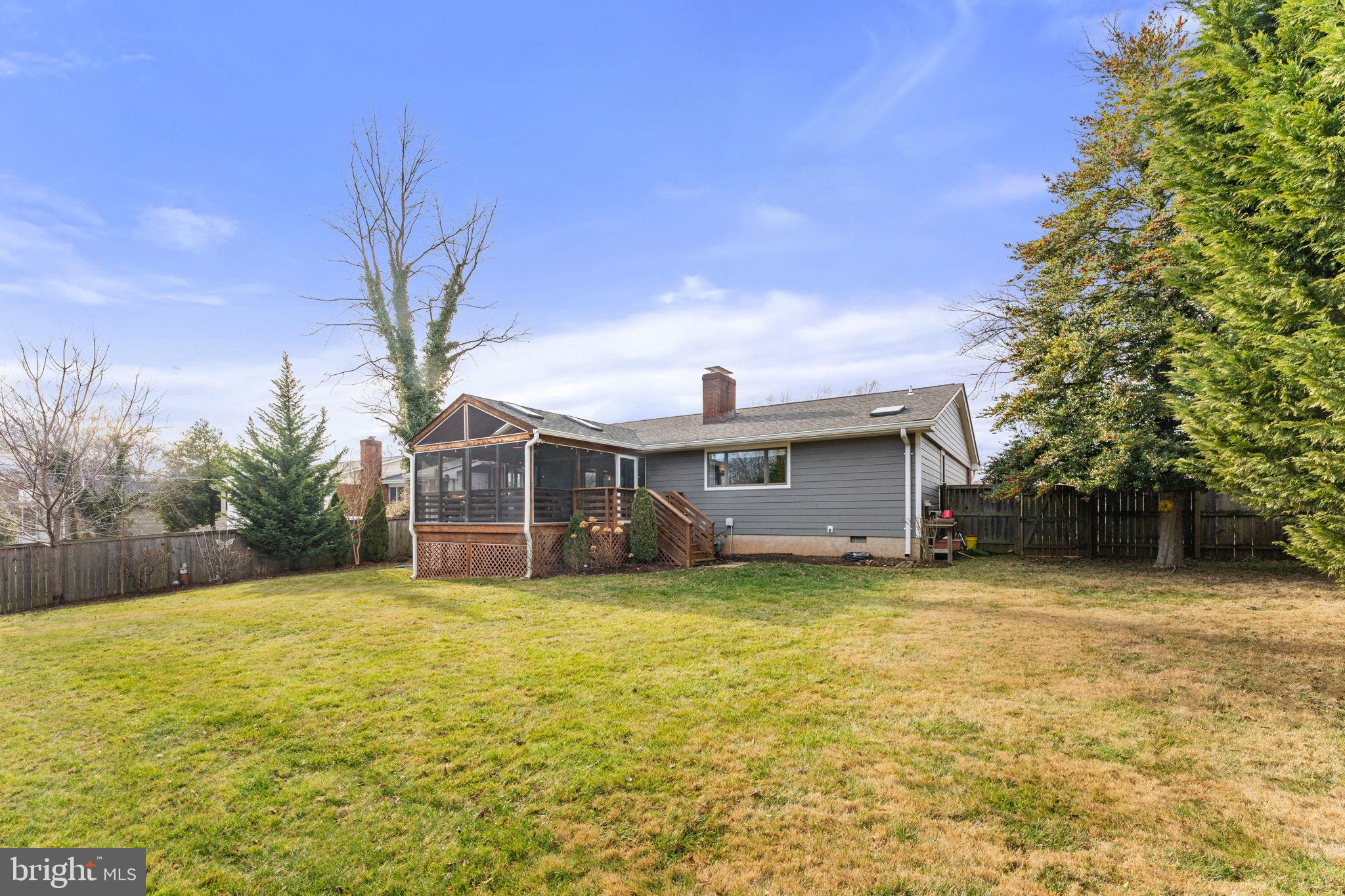 239 Dover Road Warrenton, VA 20186 - Photo 53 of 65 Rear view of home