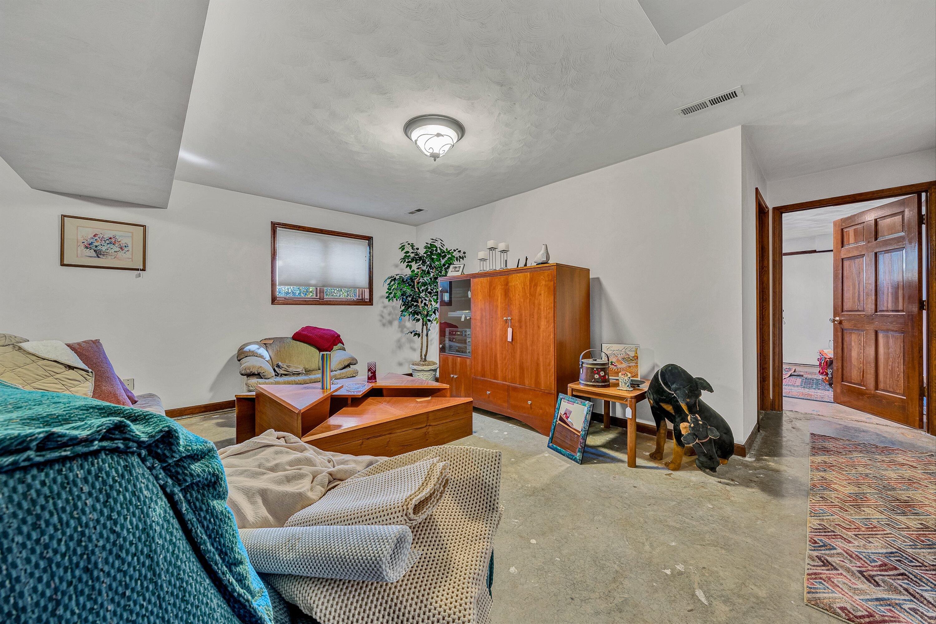 311 Foxcroft Drive Blue Ridge, VA 24064 - Photo 29 of 46 29-VM-02832