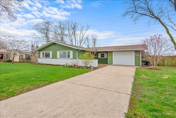 $327,500 | 422 Princeton Drive, North Aurora, IL 60542