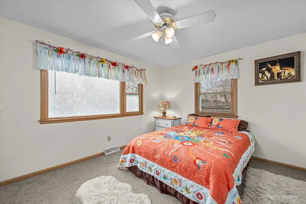 $327,500 | 422 Princeton Drive, North Aurora, IL 60542
