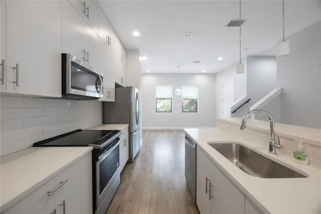 $3,850 | 1330 West Gray Street, Unit 5, Tampa, FL 33606