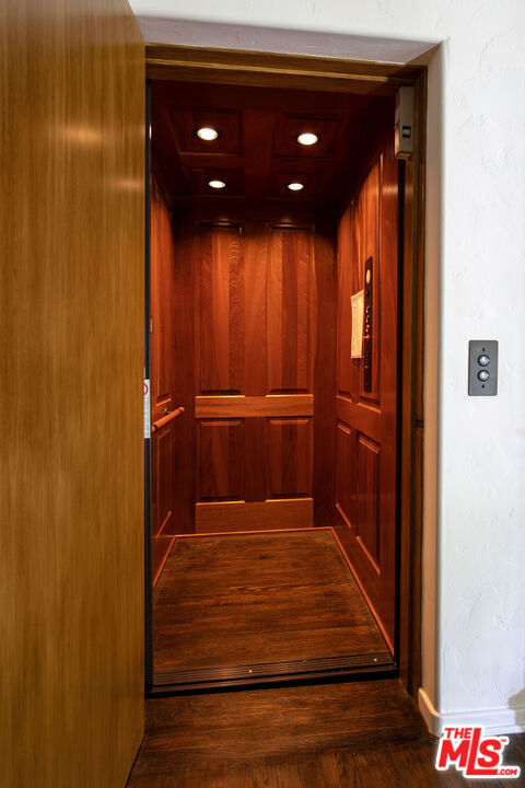 703 Walden Drive Beverly Hills, CA 90210 - Photo 19 of 22 a view of hallway