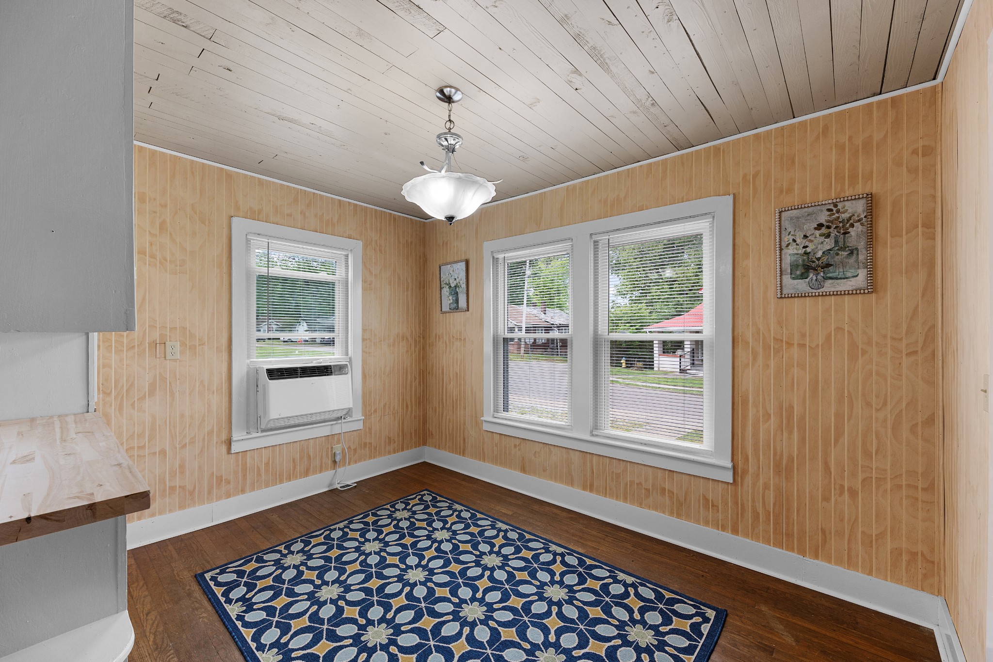 116 Summer Street Martin, TN 38237 - Photo 18 of 43 a view of a livingroom with a workspace