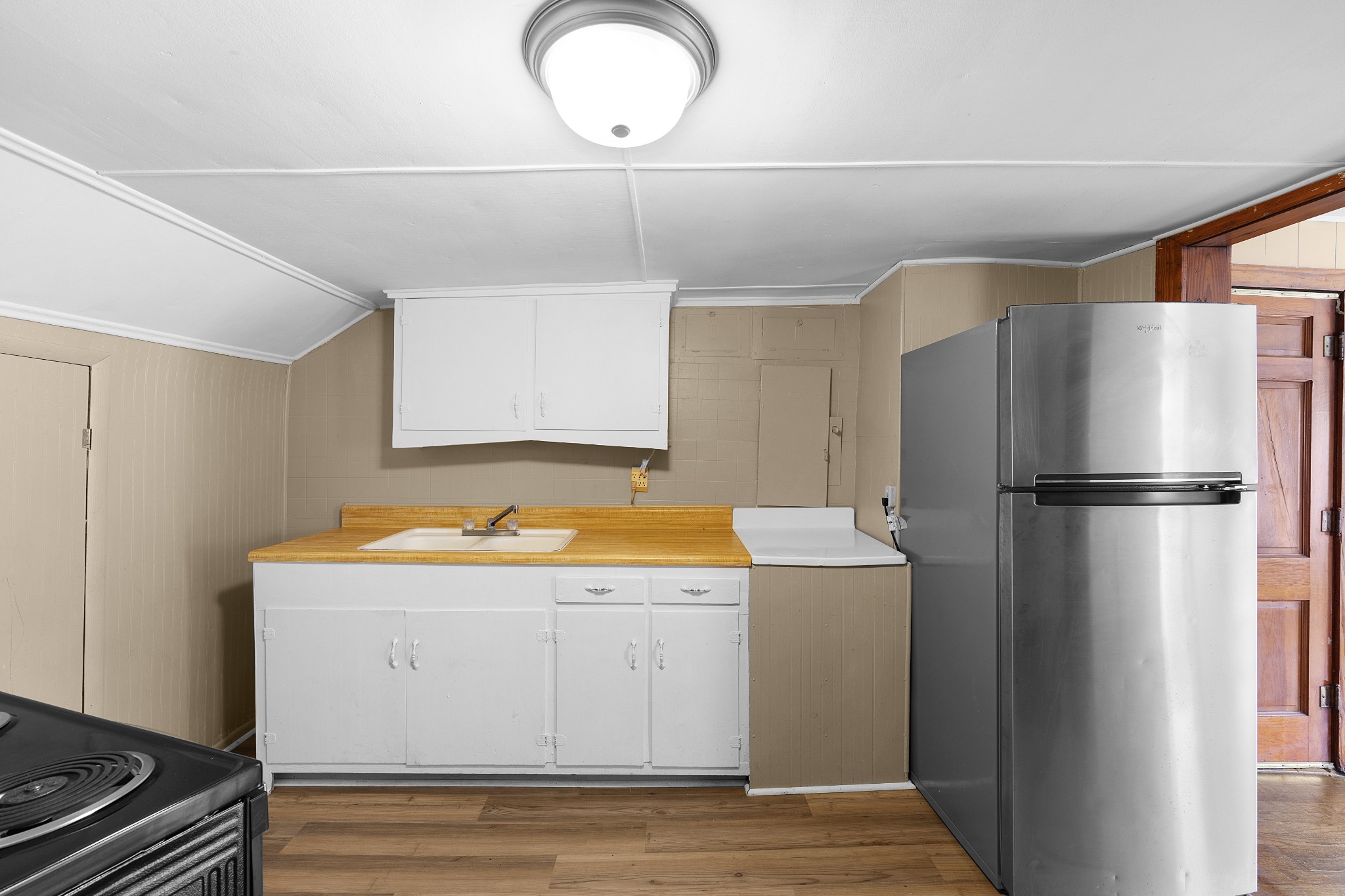 116 Summer Street Martin, TN 38237 - Photo 7 of 43 a utility room with washer and dryer