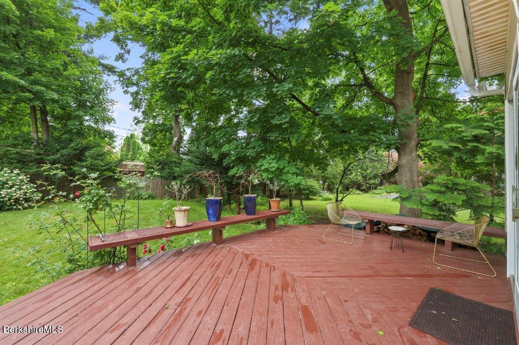 136 Pomeroy Avenue Pittsfield, MA 01201 - Photo 33 of 37 355 Back Porch