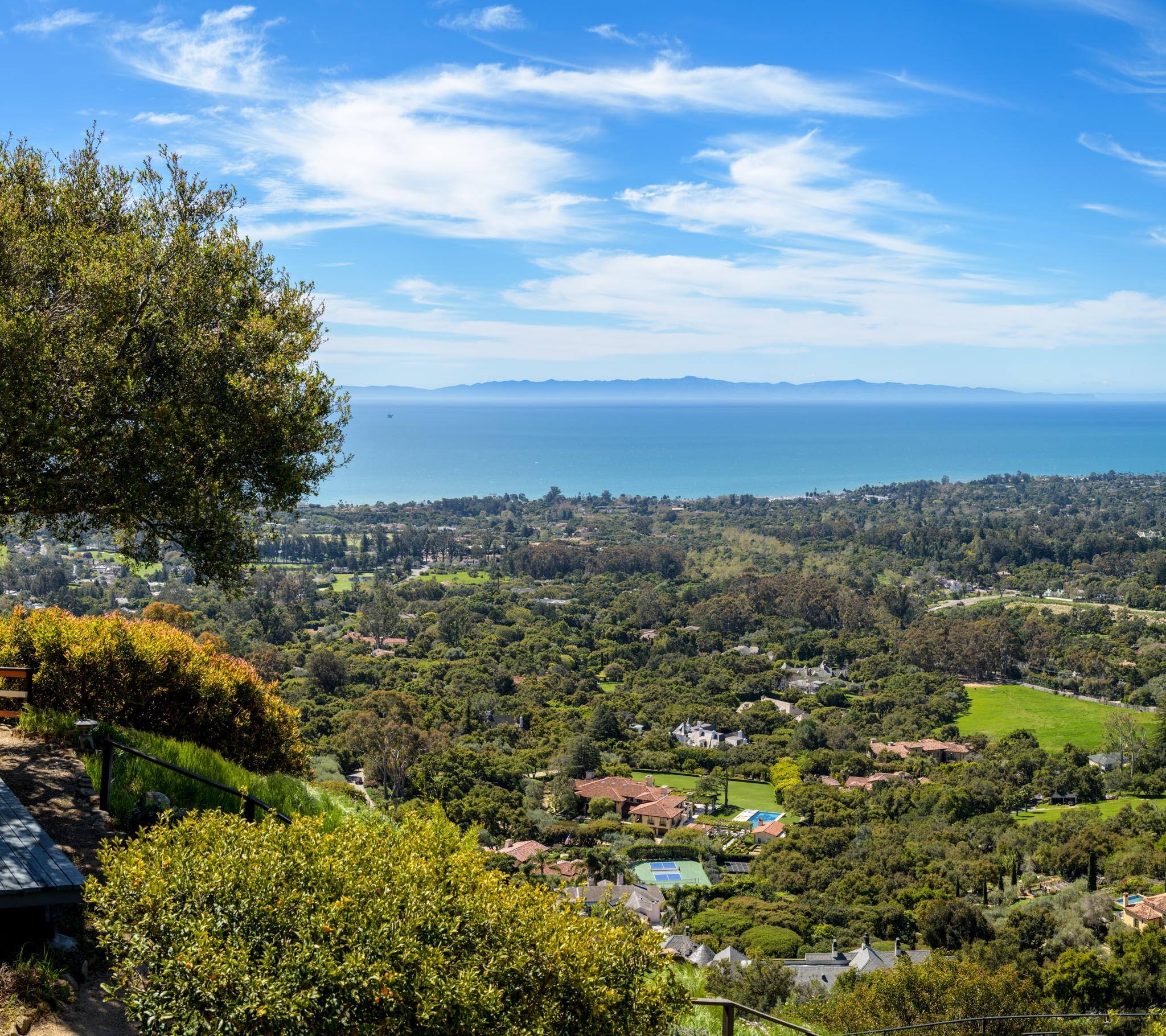 909 Park Lane Montecito, CA 93108 - Photo 4 of 39 a view of a city