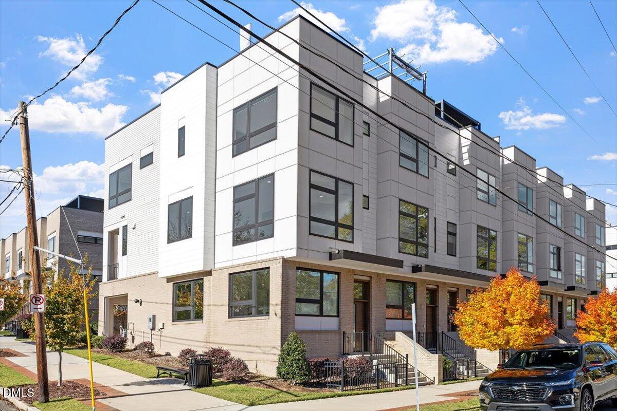 603 North Queen Street Durham, NC 27701 - Photo 2 of 40 a front view of a multi story building