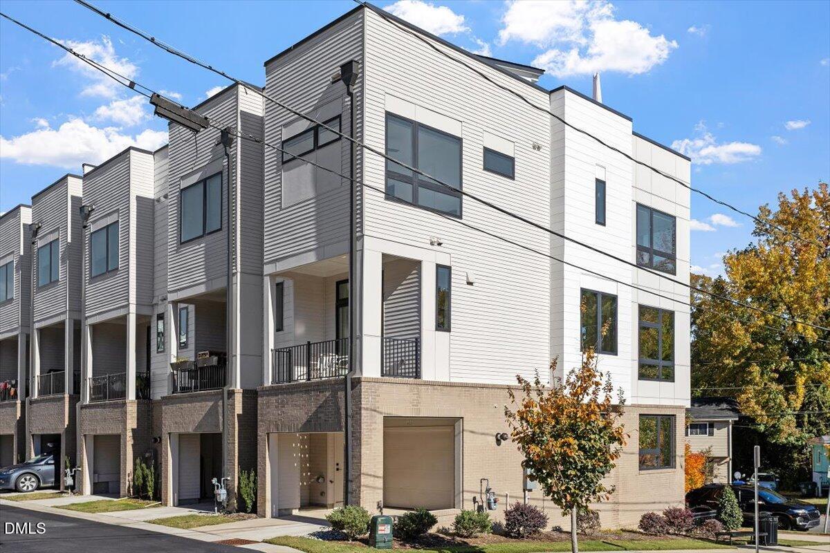 603 North Queen Street Durham, NC 27701 - Photo 26 of 40 a front view of a building with street view