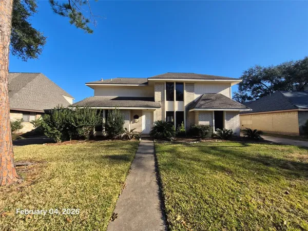 $2,250 | 2923 Edgewood Drive, Sugar Land, TX 77479