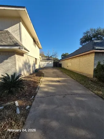 $2,250 | 2923 Edgewood Drive, Sugar Land, TX 77479