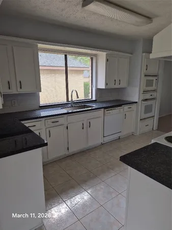 $2,250 | 2923 Edgewood Drive, Sugar Land, TX 77479