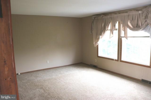 665 North Middle Road Newville, PA 17241 - Photo 4 of 15 Living Room