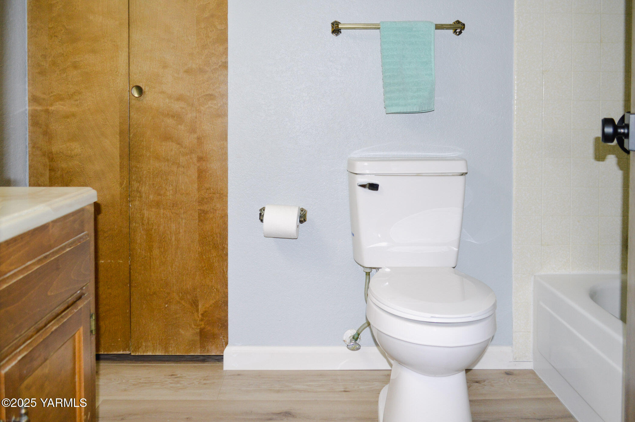 11 Echo Court Yakima, WA 98908 - Photo 19 of 29 Guest Bath