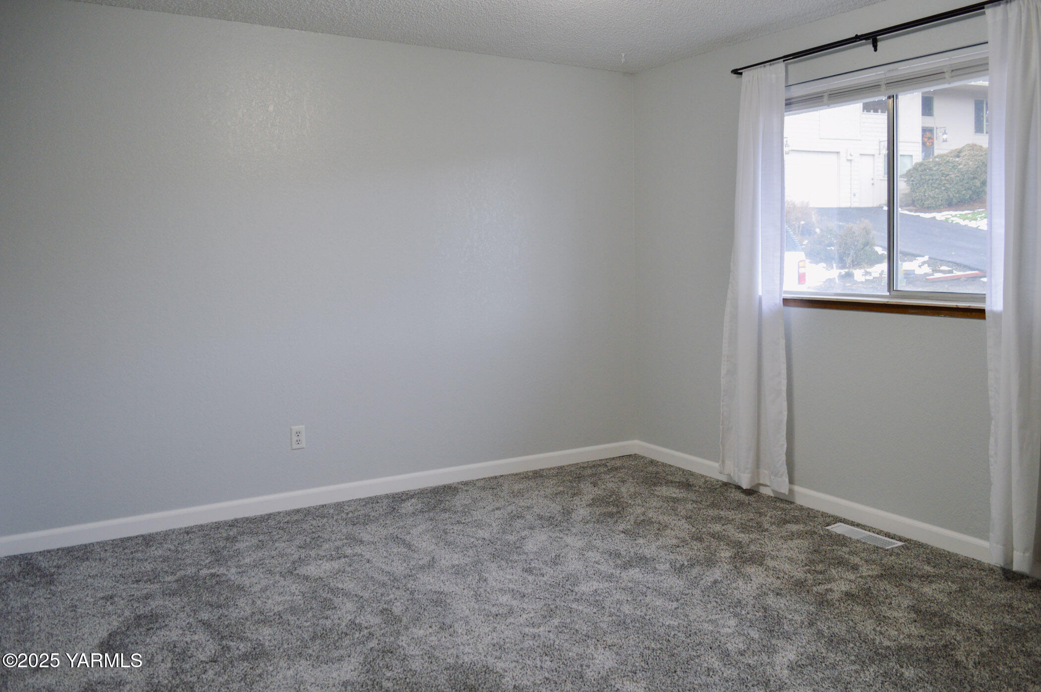 11 Echo Court Yakima, WA 98908 - Photo 26 of 29 Bedroom 3