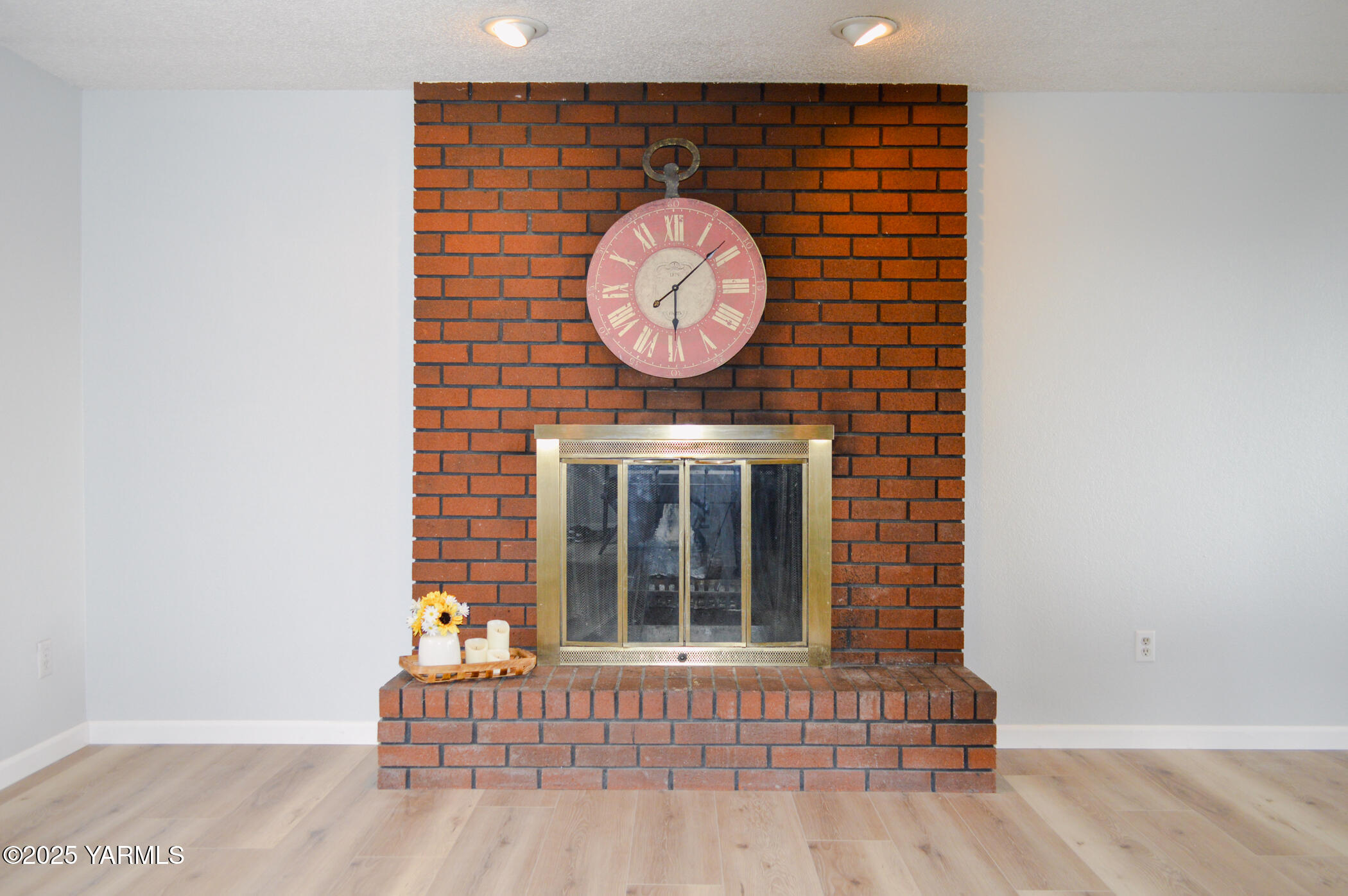 11 Echo Court Yakima, WA 98908 - Photo 5 of 29 Fireplace