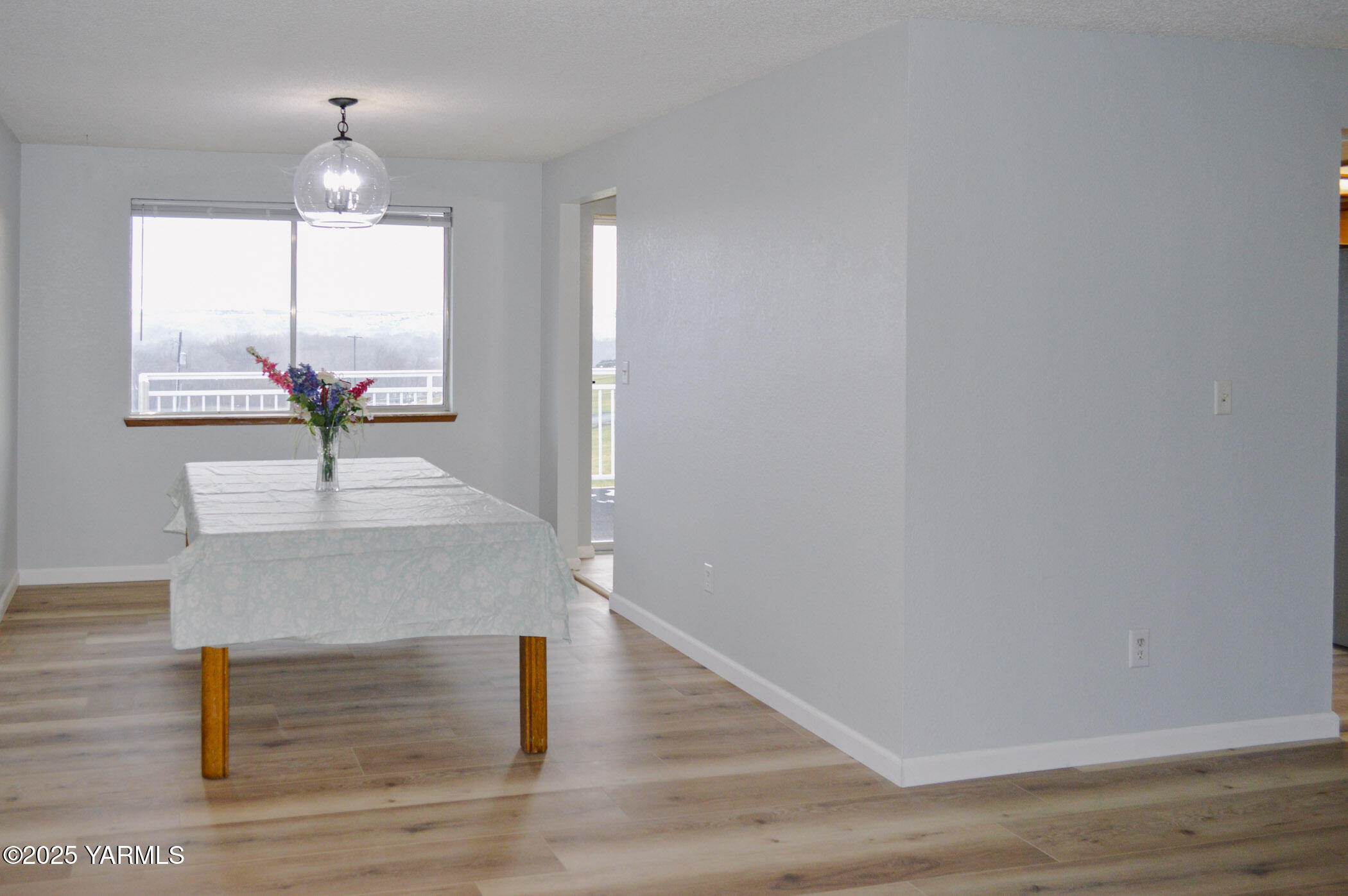 11 Echo Court Yakima, WA 98908 - Photo 6 of 29 Dining to Kitchen