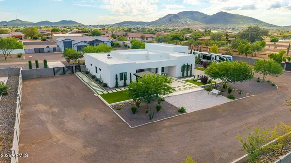 $1,450,000 | 37239 North 11th Avenue, Phoenix, AZ 85086