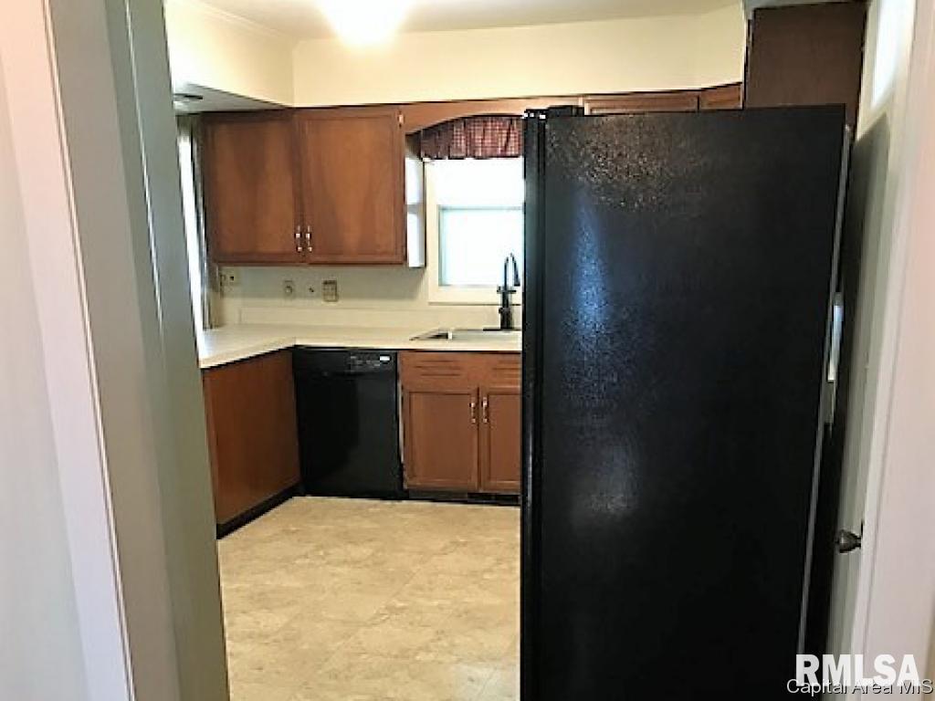 2428 Tamaroa Trail Springfield, IL 62702 - Photo 8 of 31