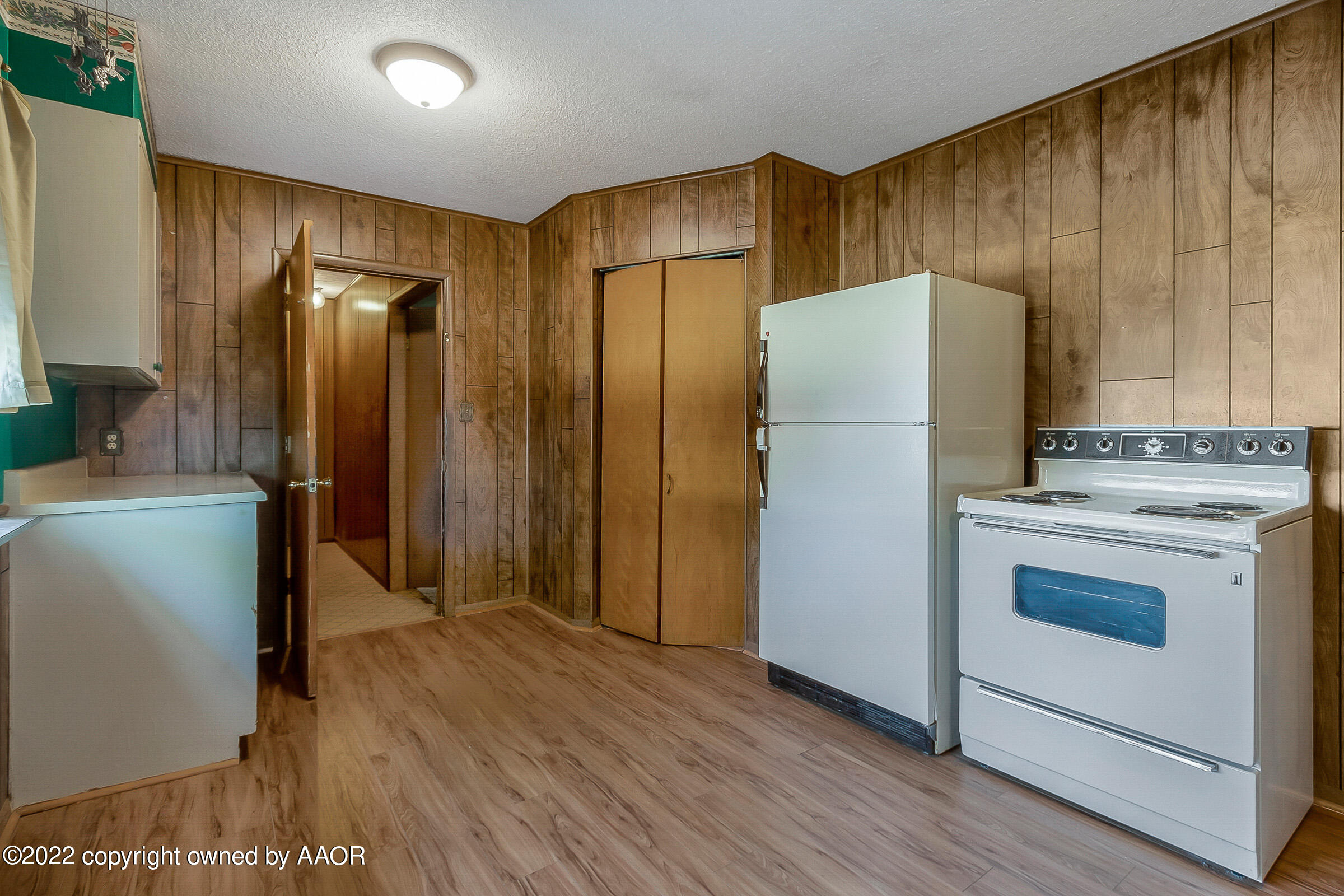 5308 Parker Street Amarillo, TX 79110 - Photo 6 of 16 006_Kitchen 2