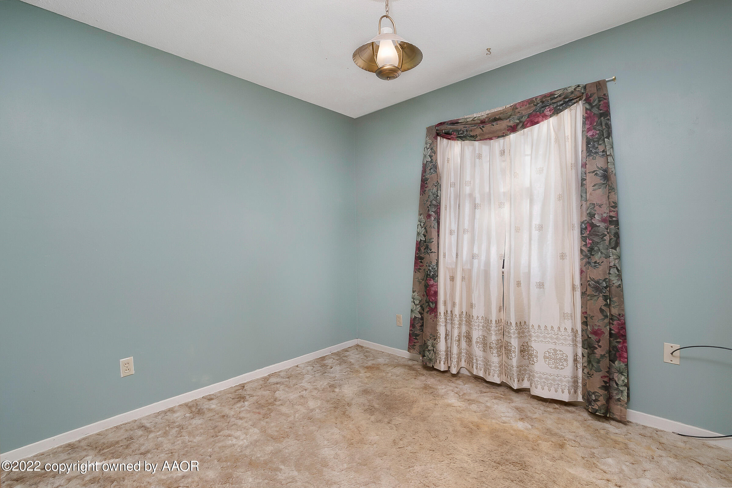 5308 Parker Street Amarillo, TX 79110 - Photo 8 of 16 008_Bedroom 1