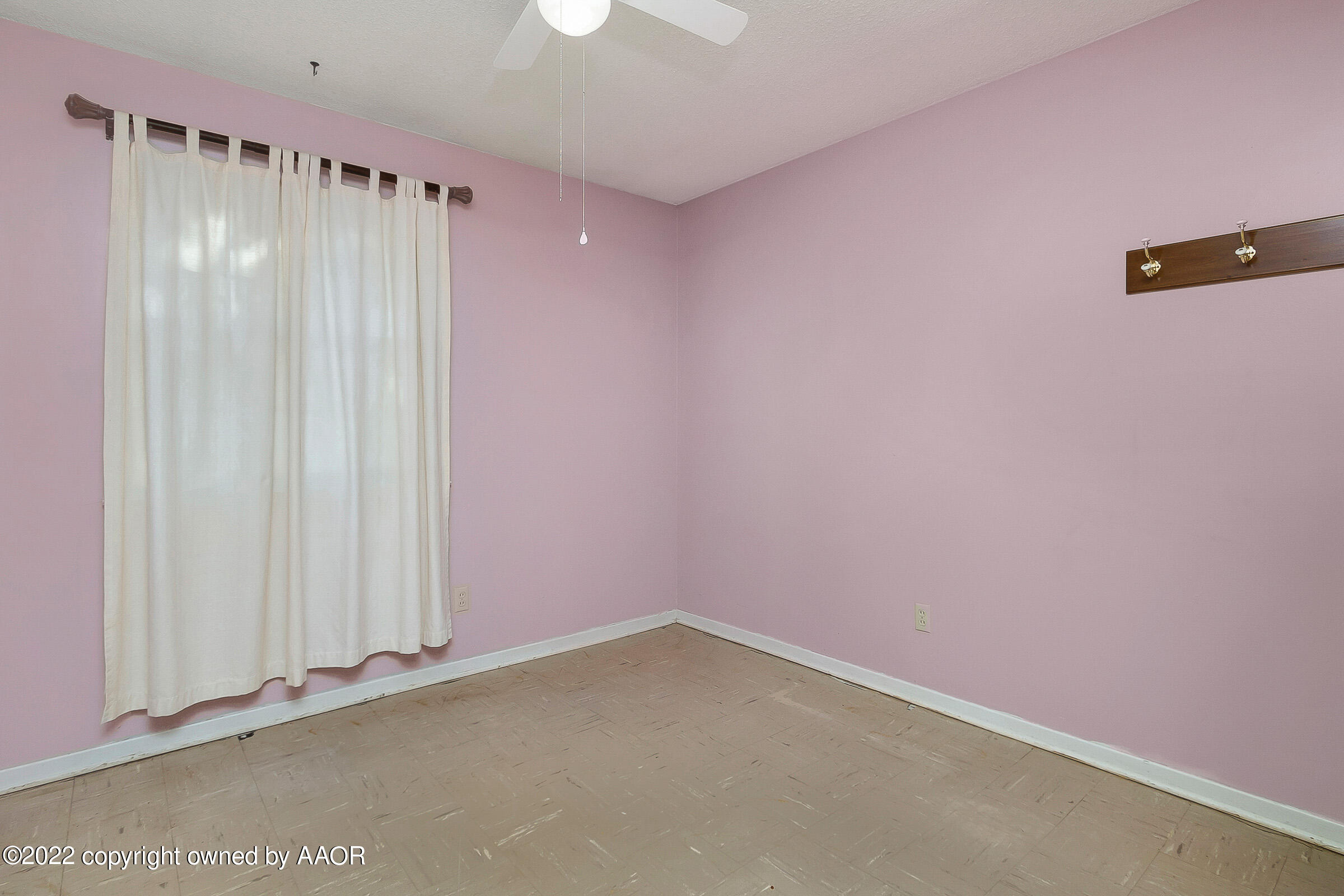 5308 Parker Street Amarillo, TX 79110 - Photo 10 of 16 010_Bedroom 3