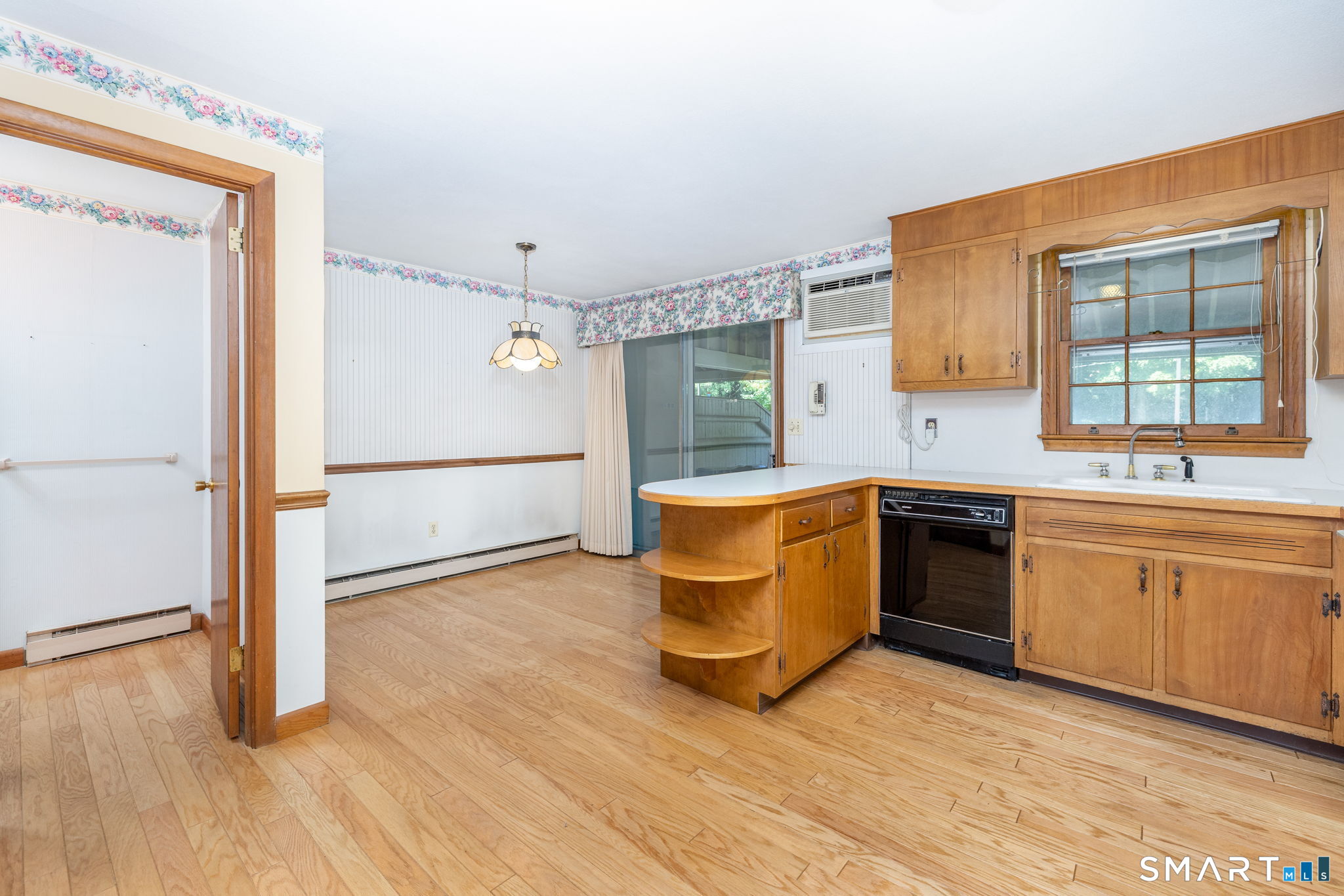 155 Spring Street, Unit 155 Wethersfield, CT 06109 - Photo 7 of 28