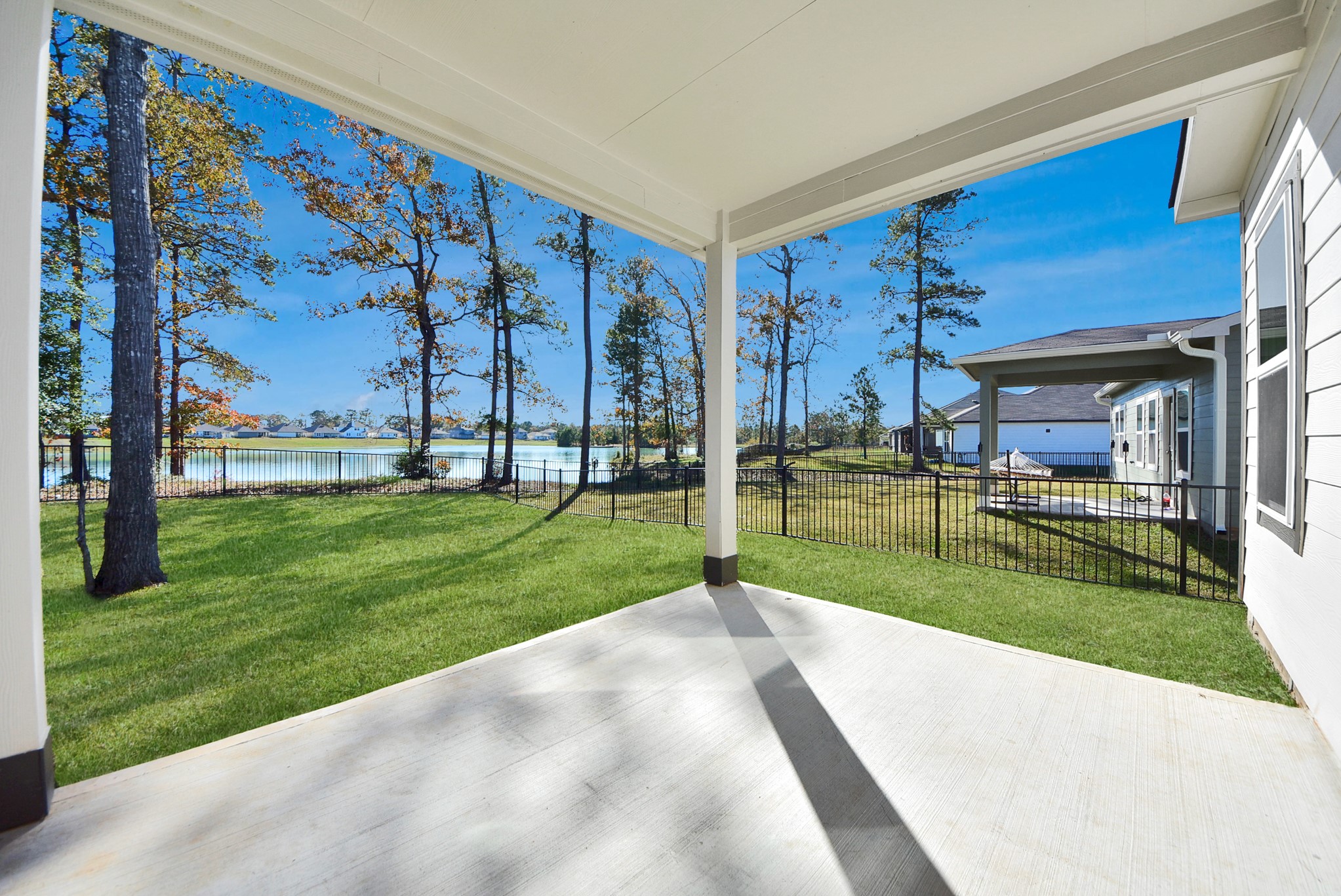 473 Shoreview Drive Conroe, TX 77303 - Photo 13 of 49 a view of a park with welcome board