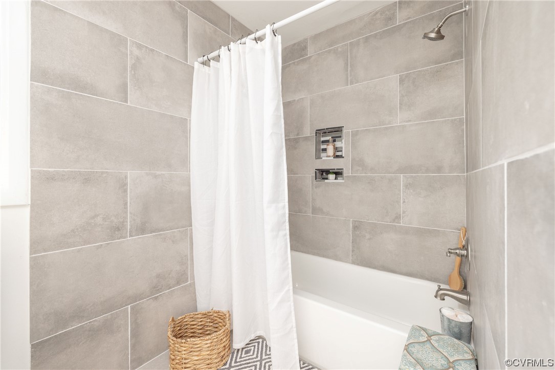 1701 Quail Covey Road Henrico, VA 23238 - Photo 26 of 45 a bathroom with a shower