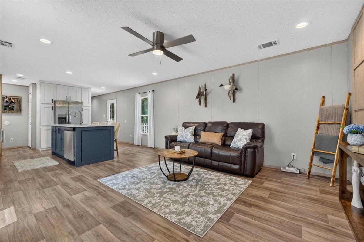 956 Tiger Loop St. Stephen, SC 29479 - Photo 7 of 30 Livingroom
