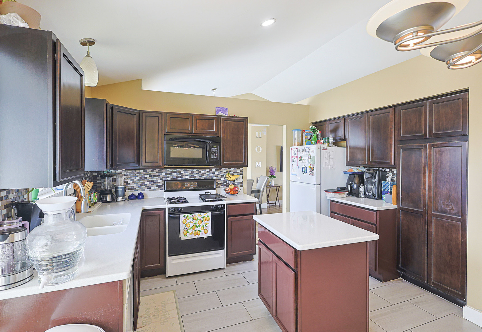 520 Calgary Way Belvidere, IL 61008 - Photo 5 of 26