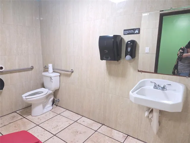 $3,000 | 38201 10th Avenue, Zephyrhills, FL 33542