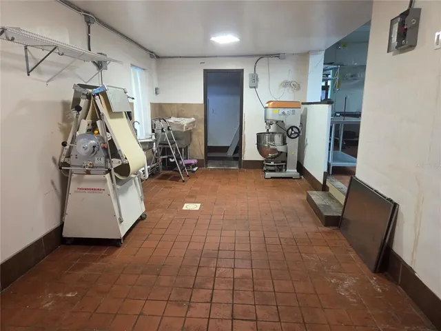 $3,000 | 38201 10th Avenue, Zephyrhills, FL 33542