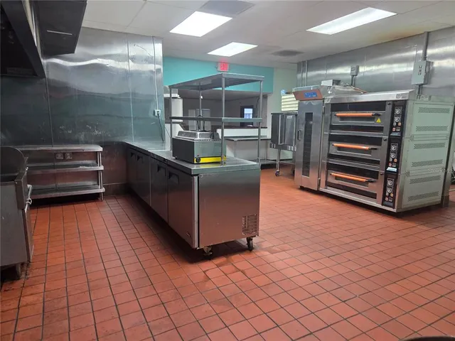 $3,000 | 38201 10th Avenue, Zephyrhills, FL 33542