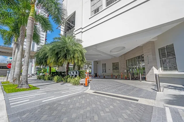 $4,800 | 999 Southwest 1st Avenue, Unit 2214, Miami, FL 33130