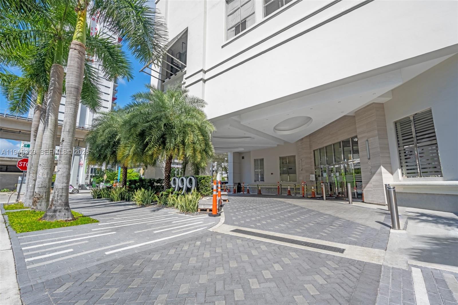 999 Southwest 1st Avenue, Unit 2214 Miami, FL 33130 - Photo 36 of 36 a view of street along with houses