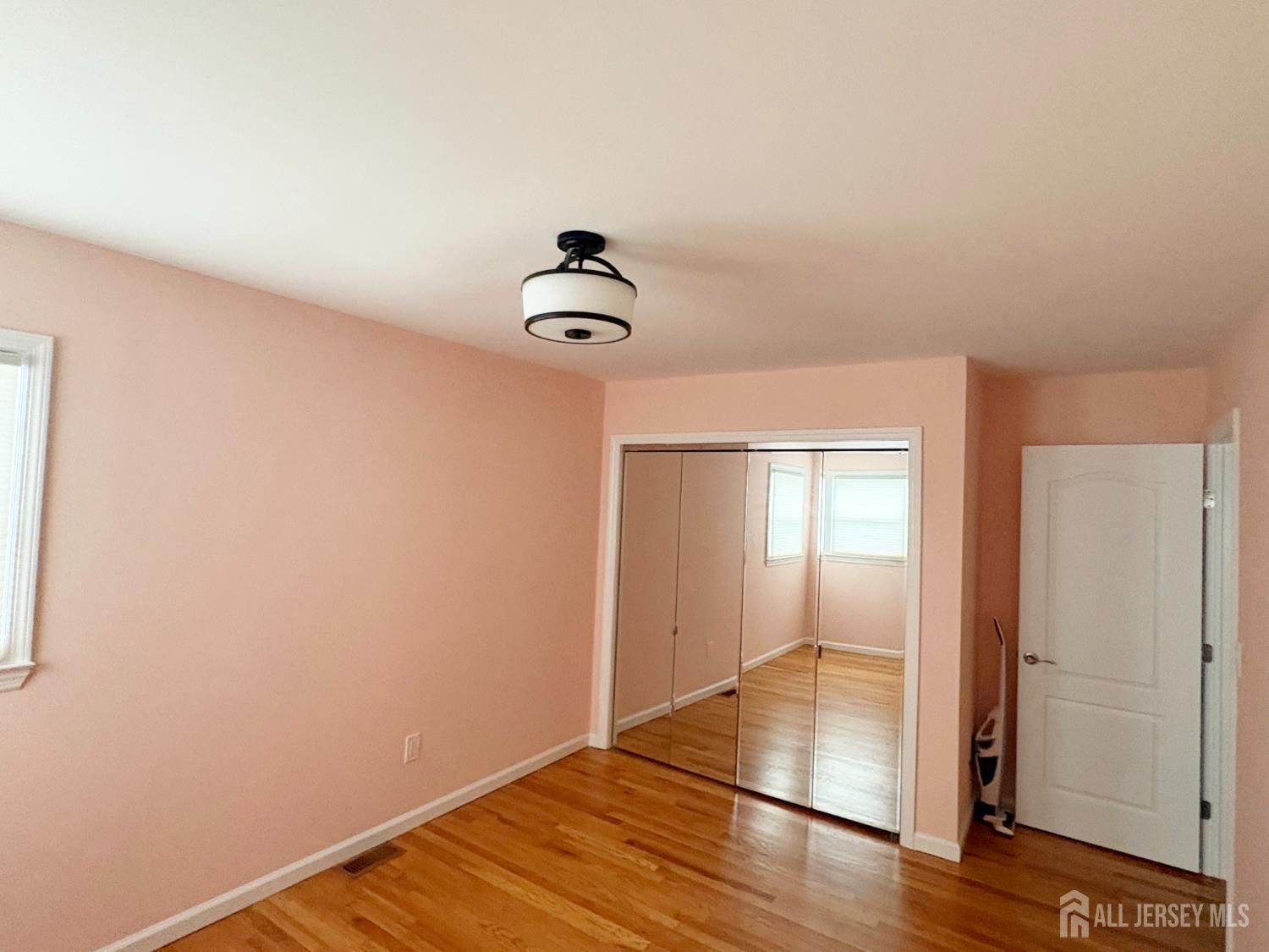 61 Rose Street Edison, NJ 08817 - Photo 13 of 17