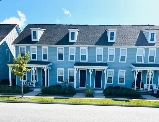 $2,150 | 561 Blueway Avenue, Summerville, SC 29486