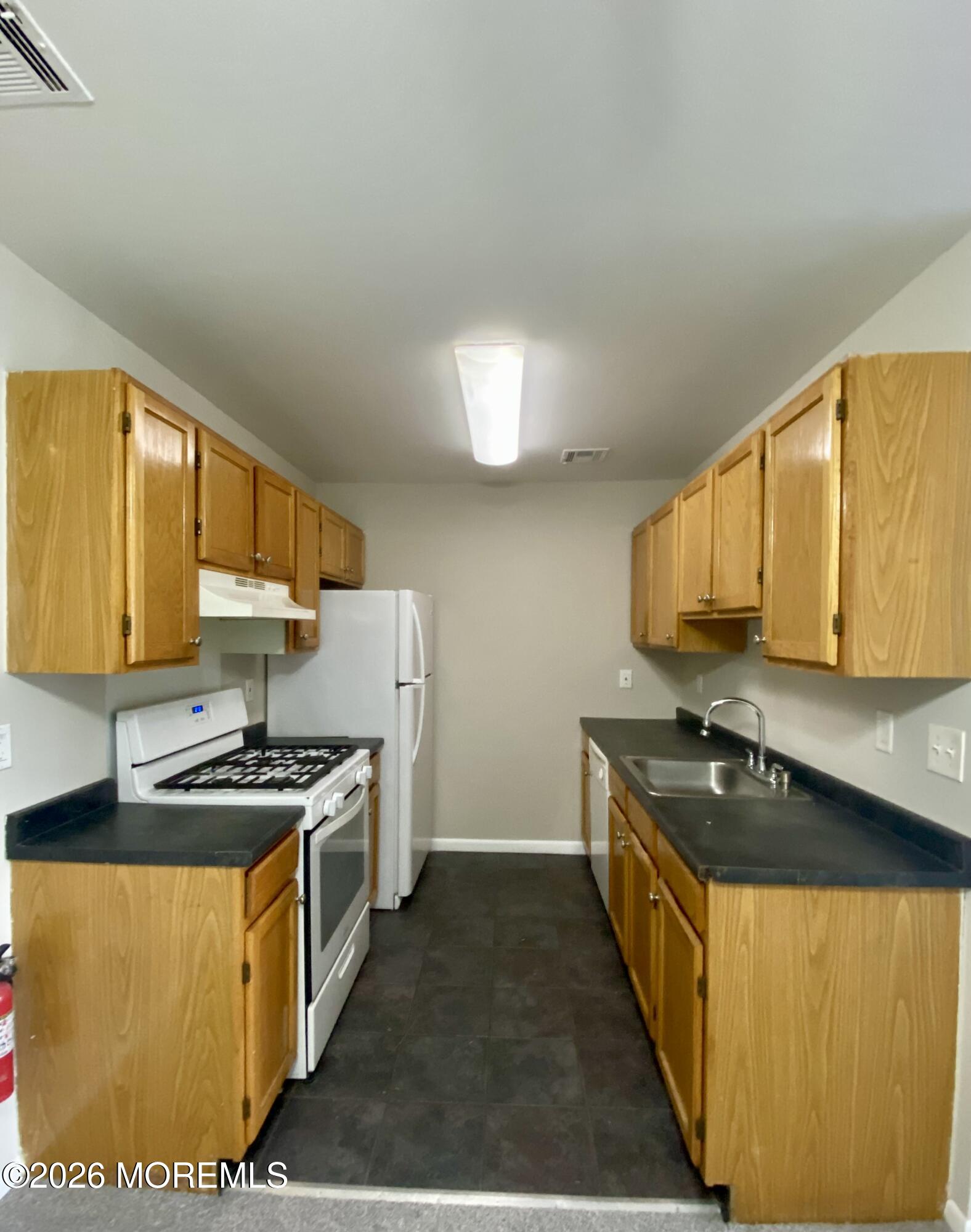 231 Atlantic Street, Unit 83D Keyport, NJ 07735 - Photo 5 of 20 kitchen