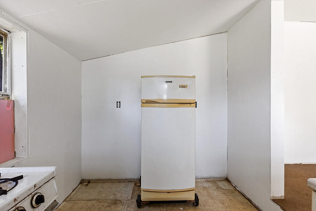 259 Drury Road Solon, ME 04979 - Photo 18 of 34 18_BP5A0264_DxO_mls