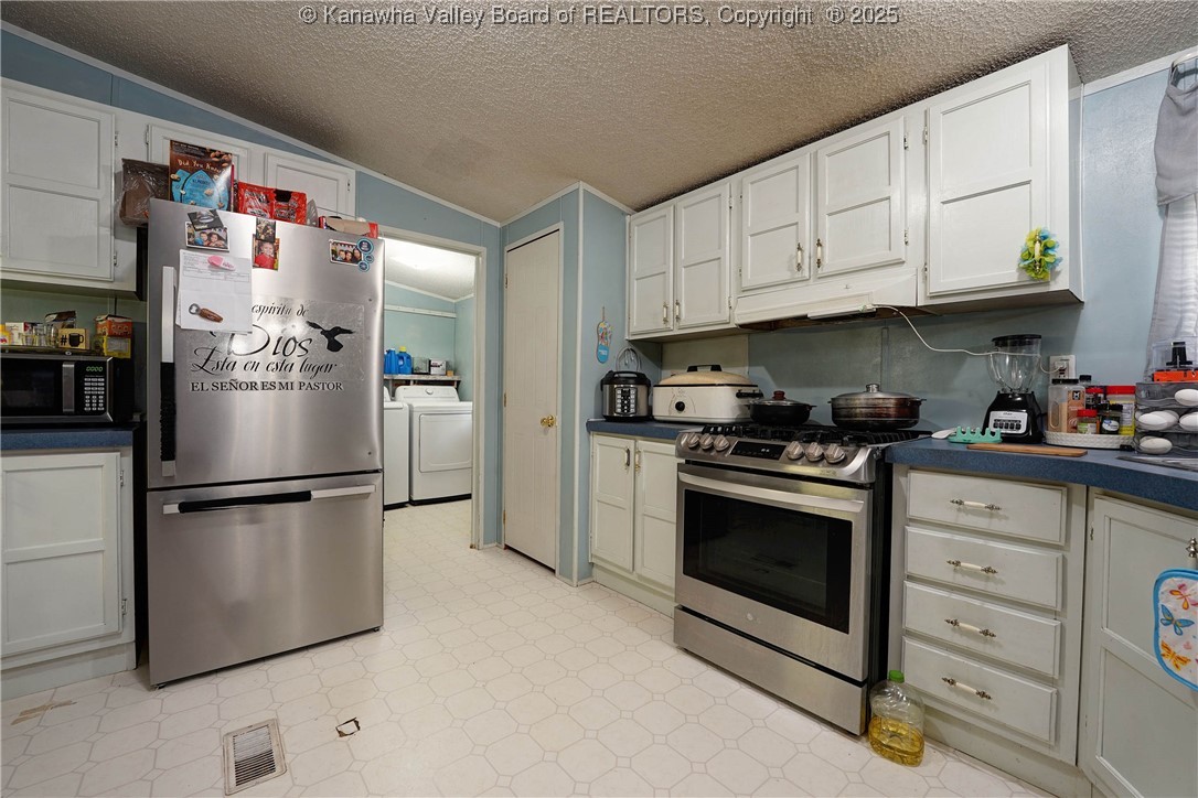 3274 Big Creek Road Hamlin, WV 25523 - Photo 8 of 27 Gallery Image 8