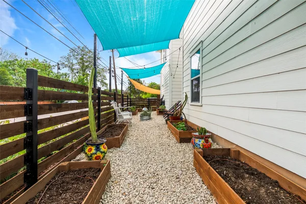 $800,000 | 1600 Maple Avenue, Unit 1, Austin, TX 78702