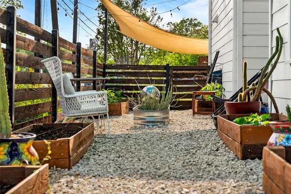 $800,000 | 1600 Maple Avenue, Unit 1, Austin, TX 78702